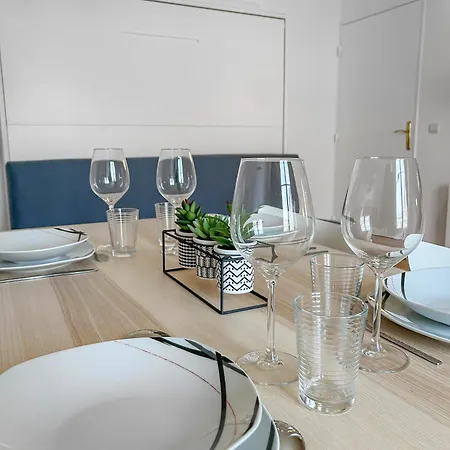 L'eclat De Proche Apartament